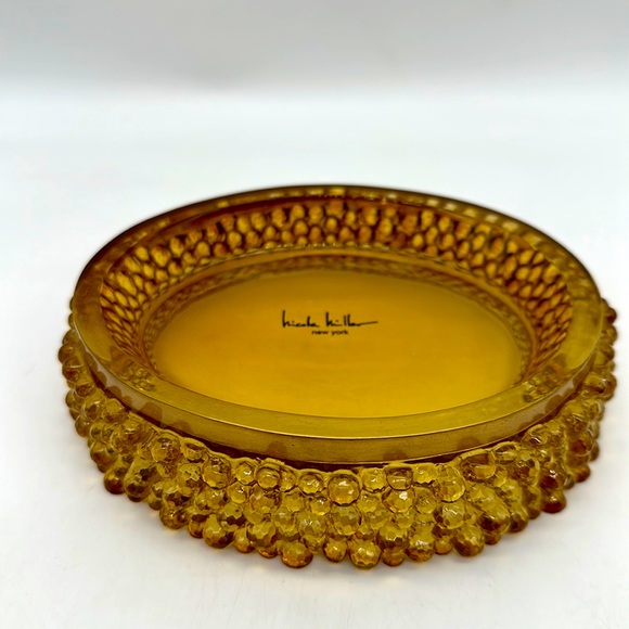 Nicole Miller New York Acrylic Amber Colored Soap Dish - Picture 1 of 7